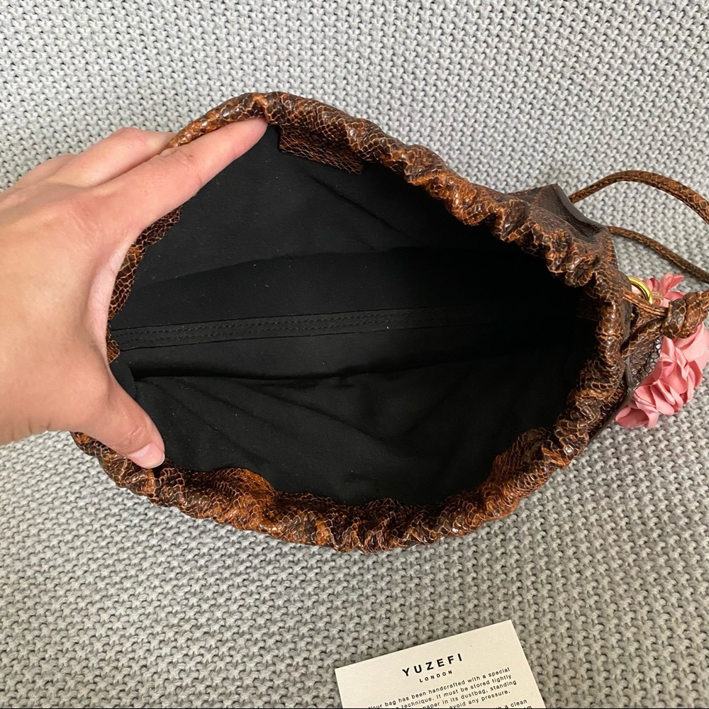 Yuzefi Snake Effect Bom Bag - Picture 7 of 14